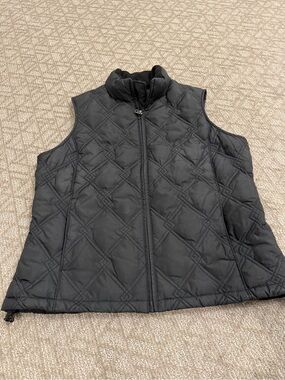 Eddie Bauer Black Quilted Diamond-Pattern Puffer Vest